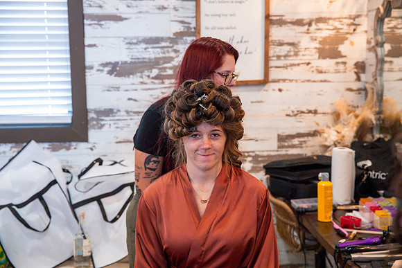 2-Bridesmaids-Getting-Ready-4