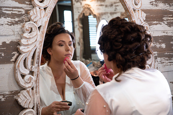 2-Bridesmaids-Getting-Ready-9