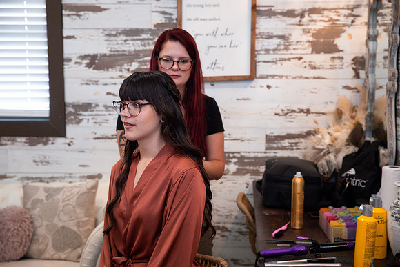 2-Bridesmaids-Getting-Ready-27