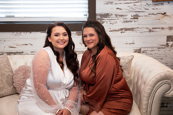 2-Bridesmaids-Getting-Ready-33