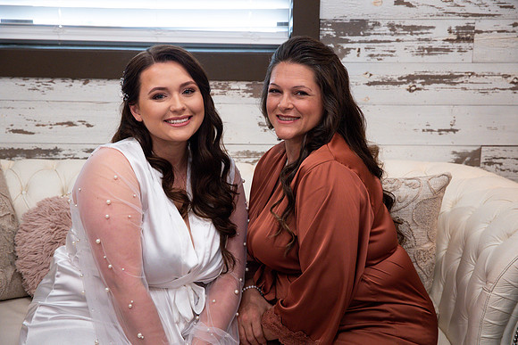 2-Bridesmaids-Getting-Ready-35