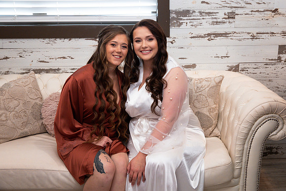 2-Bridesmaids-Getting-Ready-36