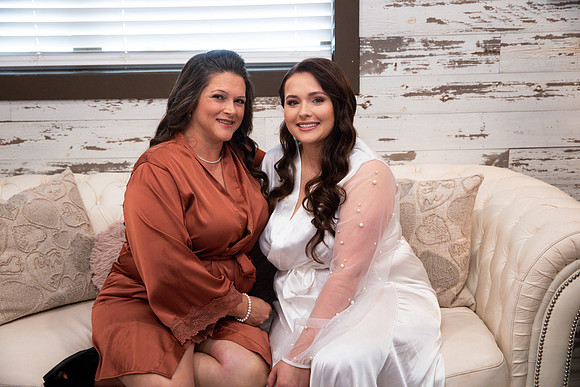 2-Bridesmaids-Getting-Ready-39