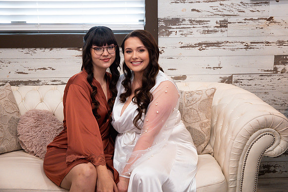 2-Bridesmaids-Getting-Ready-40