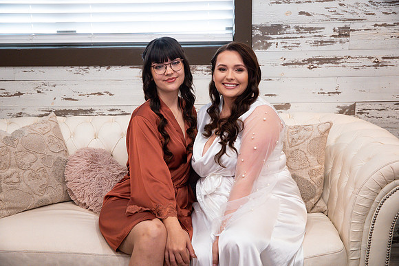 2-Bridesmaids-Getting-Ready-41