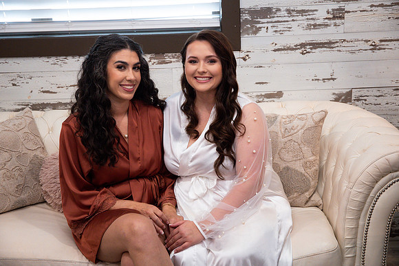 2-Bridesmaids-Getting-Ready-42