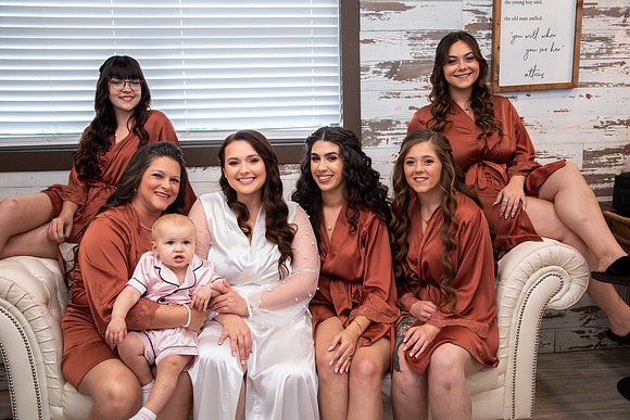2-Bridesmaids-Getting-Ready-52