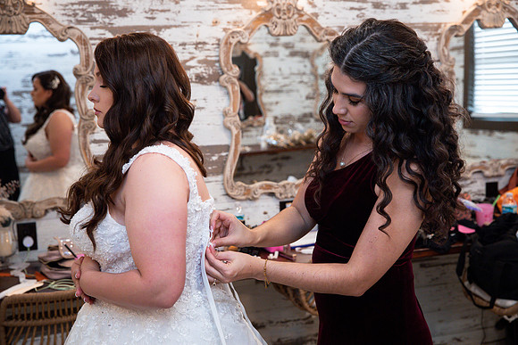 2-Bridesmaids-Getting-Ready-65