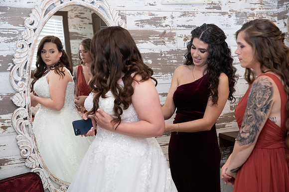 2-Bridesmaids-Getting-Ready-66