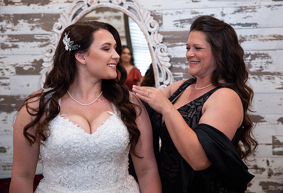 2-Bridesmaids-Getting-Ready-75