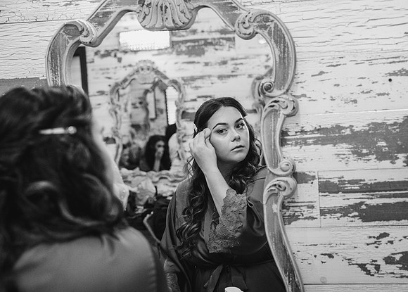 2-Bridesmaids-Getting-Ready-B&W-3