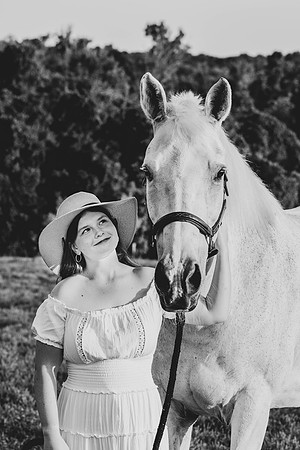 B&W Olivia-9769