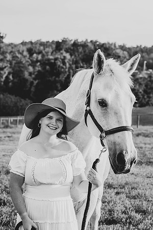 B&W Olivia-9767