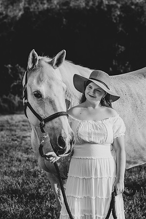 B&W Olivia-9736