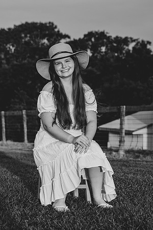 B&W Olivia-9993